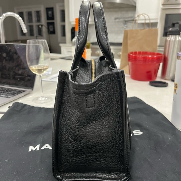 Marc Jacobs Black Leather ‘The Mini Traveler’ Tote Bag - Picture 3 of 9